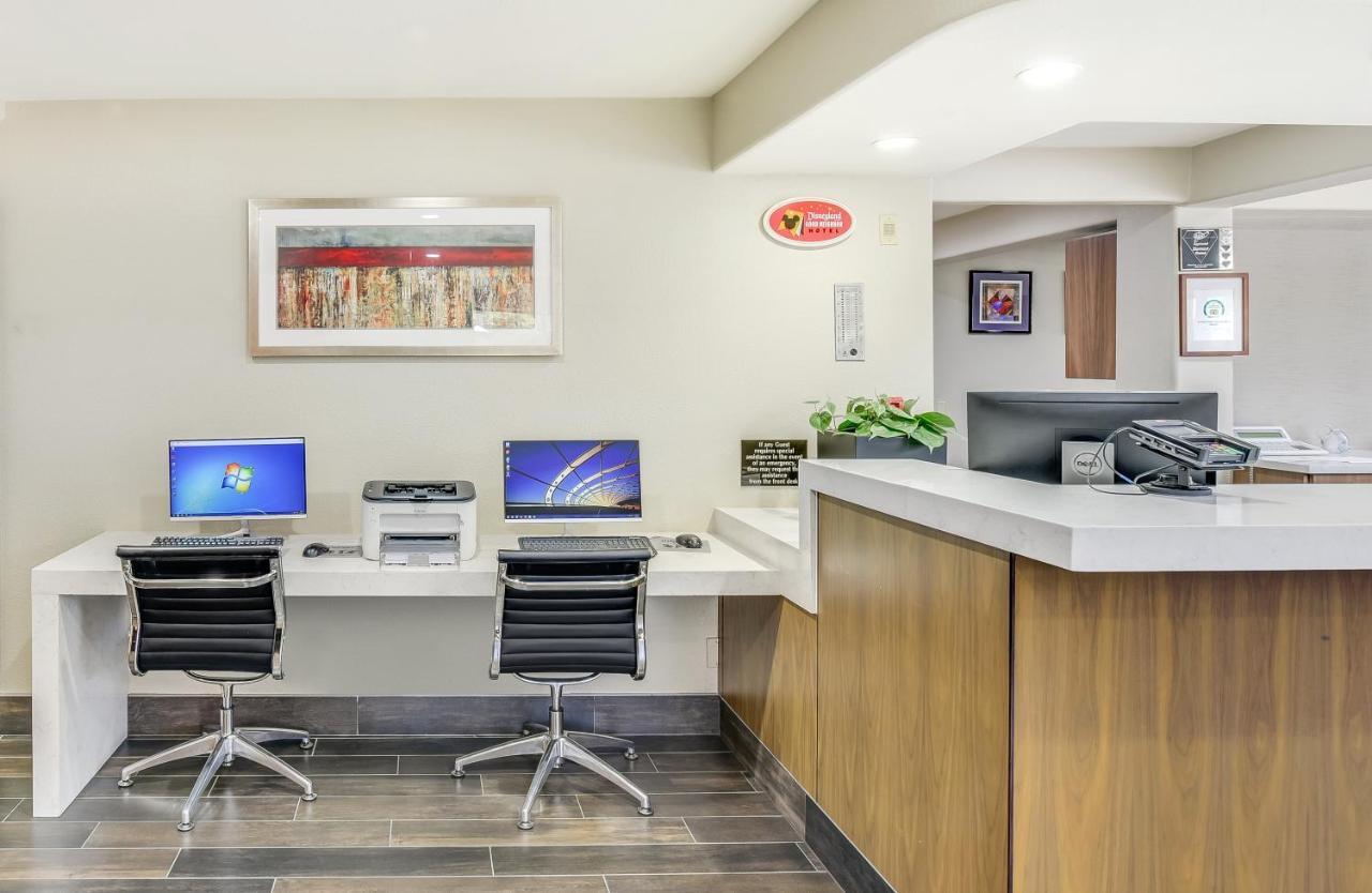 Anaheim Desert Inn & Suites Esterno foto