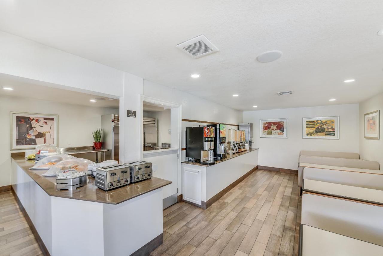 Anaheim Desert Inn & Suites Esterno foto