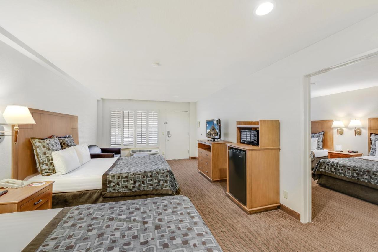 Anaheim Desert Inn & Suites Esterno foto