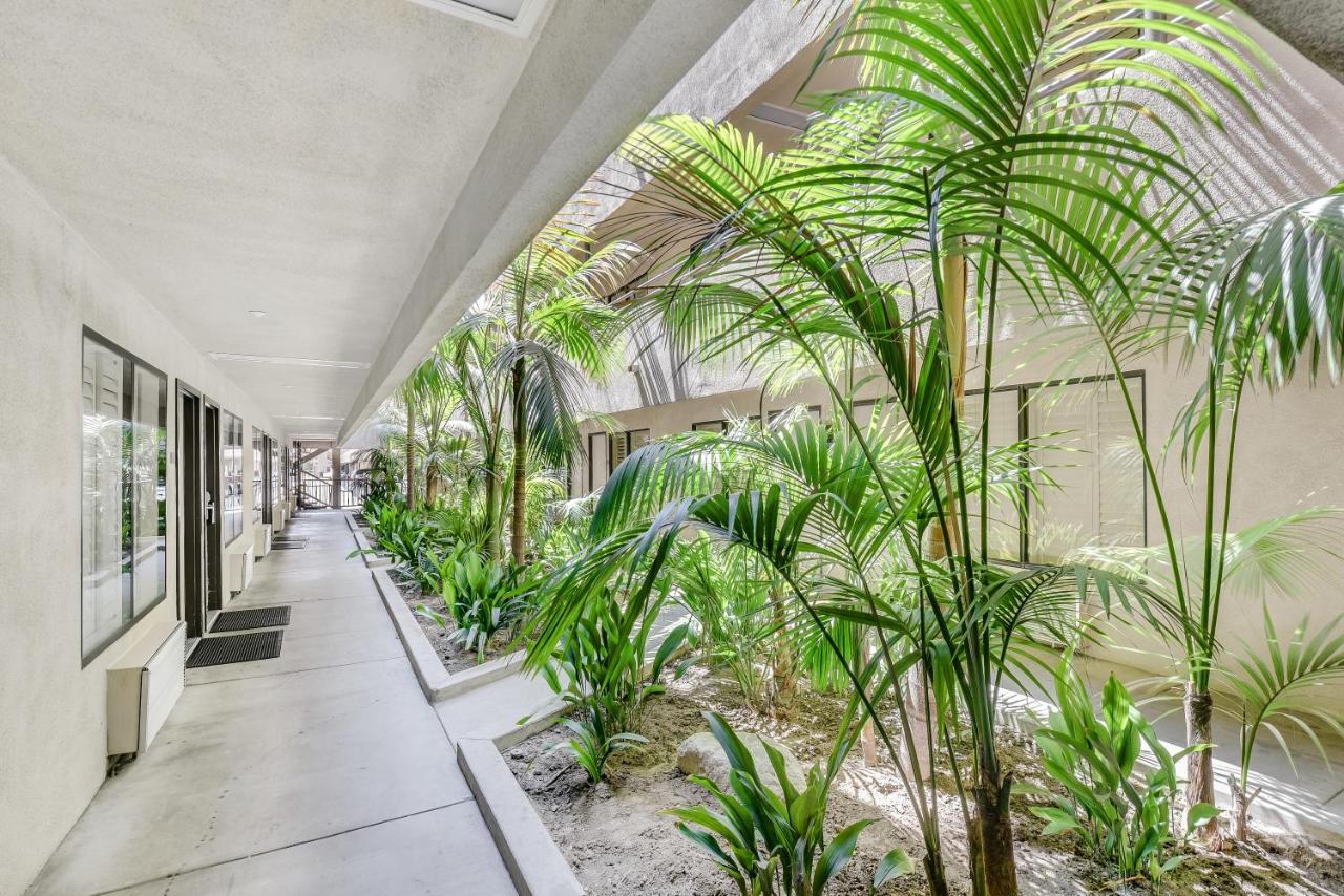 Anaheim Desert Inn & Suites Esterno foto