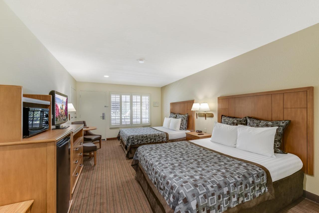 Anaheim Desert Inn & Suites Esterno foto