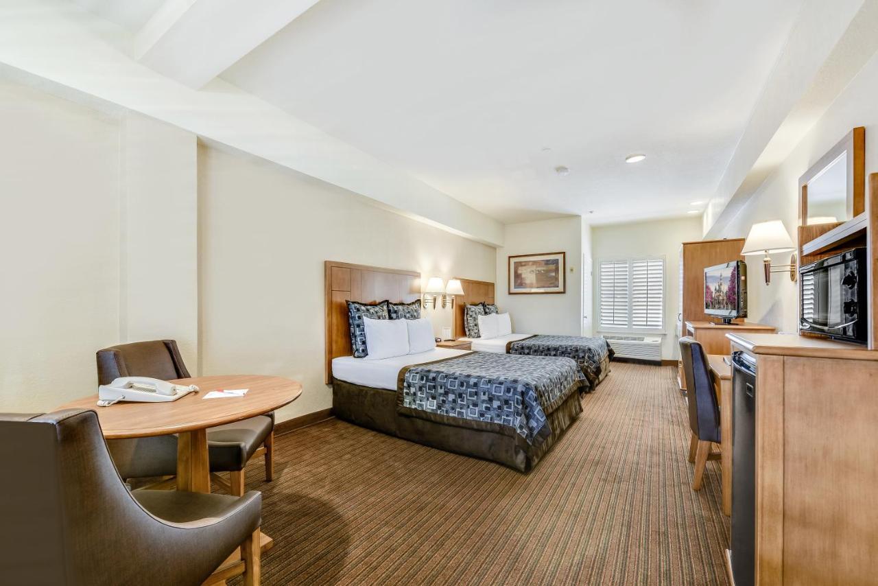 Anaheim Desert Inn & Suites Esterno foto